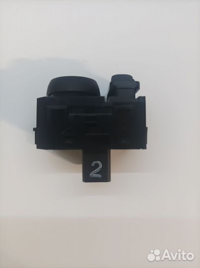 Кнопка регулировки зеркал Nissan