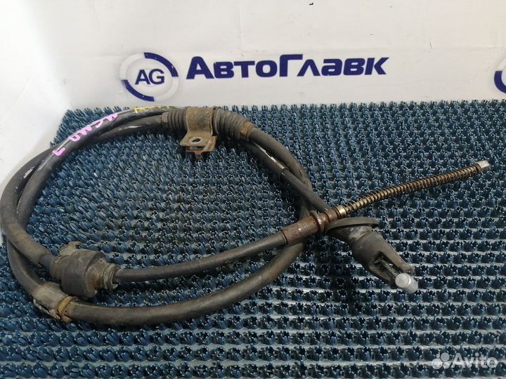 Трос стояночного тормоза Mitsubishi Outlander