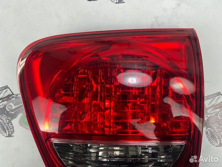 Стоп-сигнал правый Toyota Sequoia XK60 3urfe 2010Г