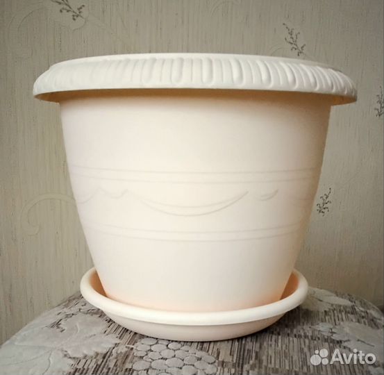 Горшок для цветов большой, пластик