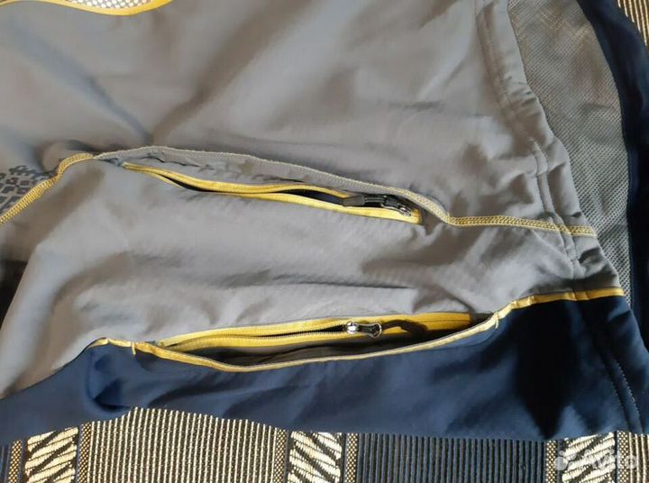 Разминочные костюмы adidas Сб.России муж.48 и 52