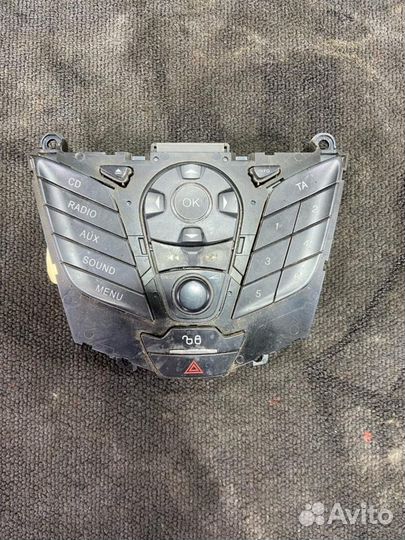 Блок управления магнитолой Ford Focus 3 2011 CB8