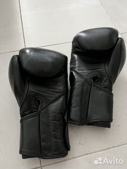 Боксерские перчатки Infinite Force 14 oz