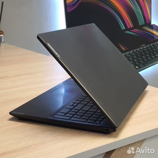 Ноутбук Lenovo Full HD/Ram 8gb/SSD 128gb+HDD 1000