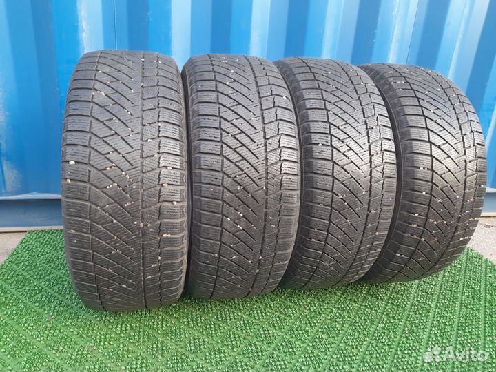 Continental ContiVikingContact 6 235/55 R17 110T