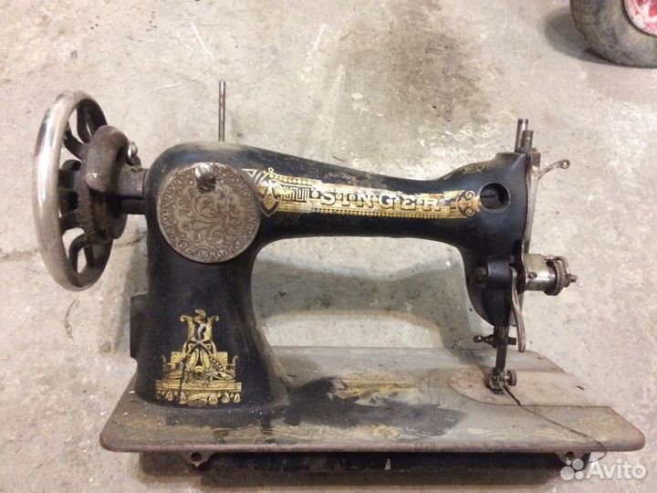 Швейная машина Singer