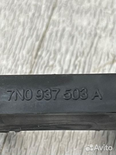 Кронштейн блока реле Skoda Yeti 1.2 2013