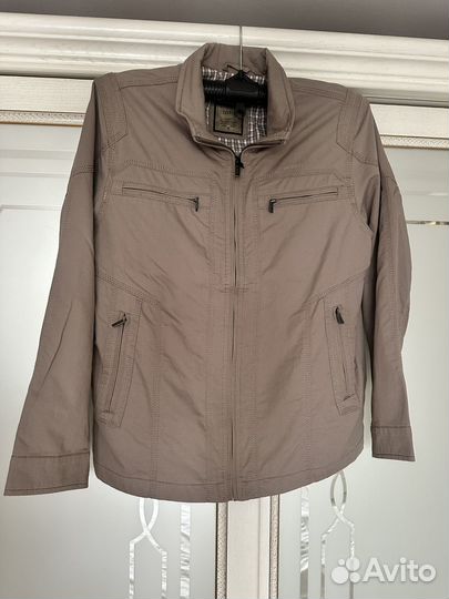 Новая Into Ветровка Размер М