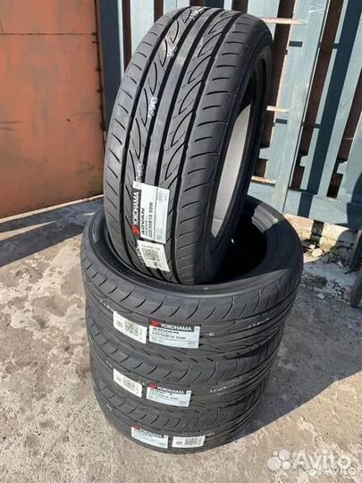 Yokohama Advan Fleva V701 225/50 R18 99W