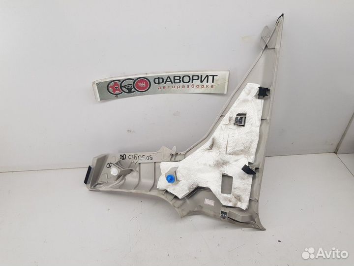 Обшивка стойки задняя правая (Infiniti Q50)