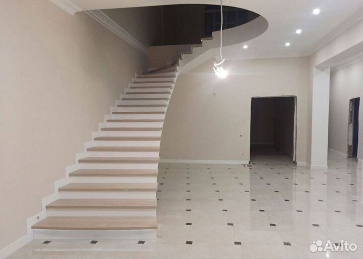 Ступени для лестницы между этажами STU-3256