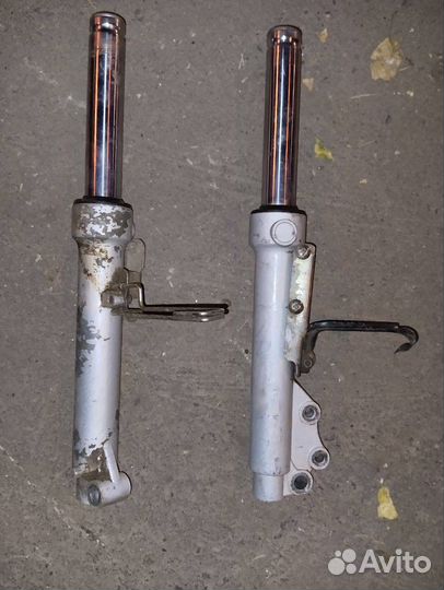 Перья вилки мопеда