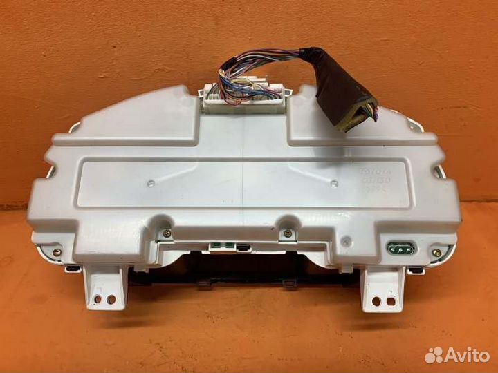 Приборная панель Toyota Highlander XU20 3.3 2004
