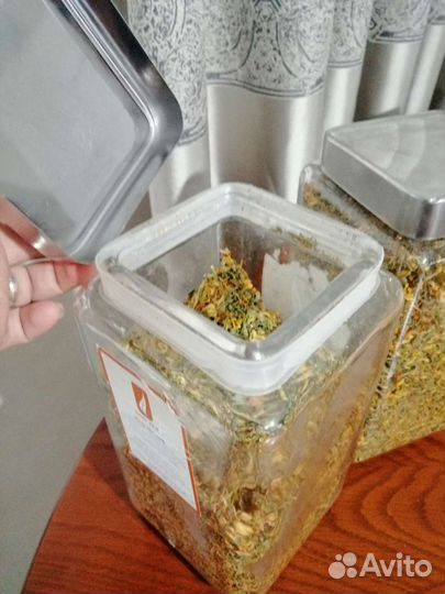 Стеклянные квадратные банки с крышками