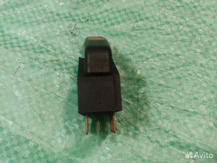 Кнопка аварийной сигнализации Opel Vectra A