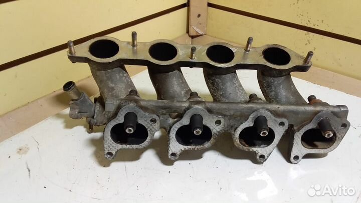 Коллектор впускной VW Passat B3 2.0Б/16кл 88-93