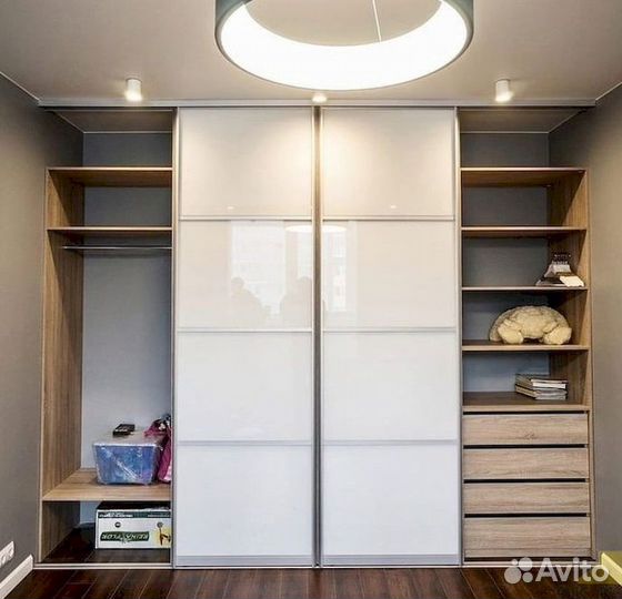 Дверный шкаф