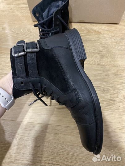 Ботинки Levis женские