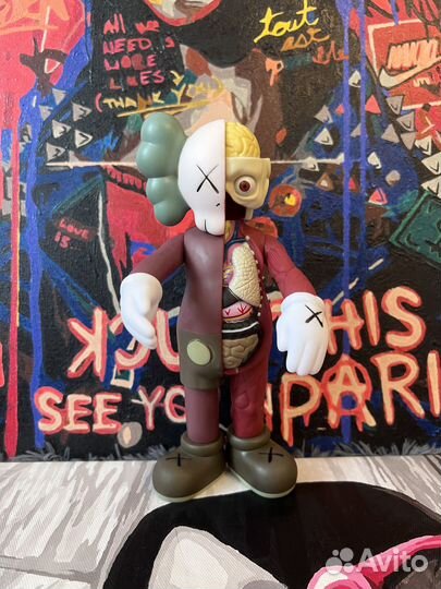 Фигурка kaws