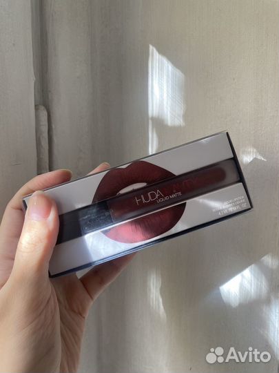 Помады Huda Beauty