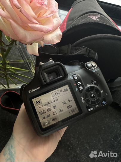 Зеркальная камера Canon EOS 1100D Kit 18-55mm