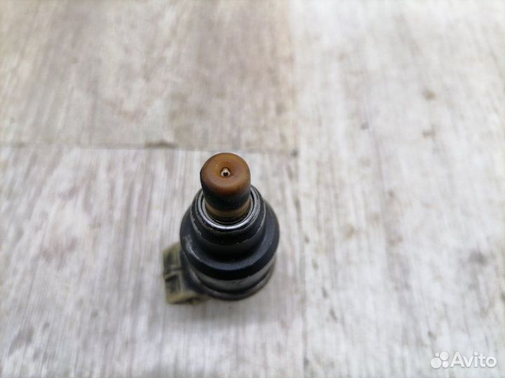 Форсунка инжекторная Hyundai Sonata Y3 G4CP 1998