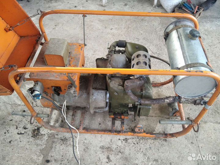 Бензиновый генератор 2кВт