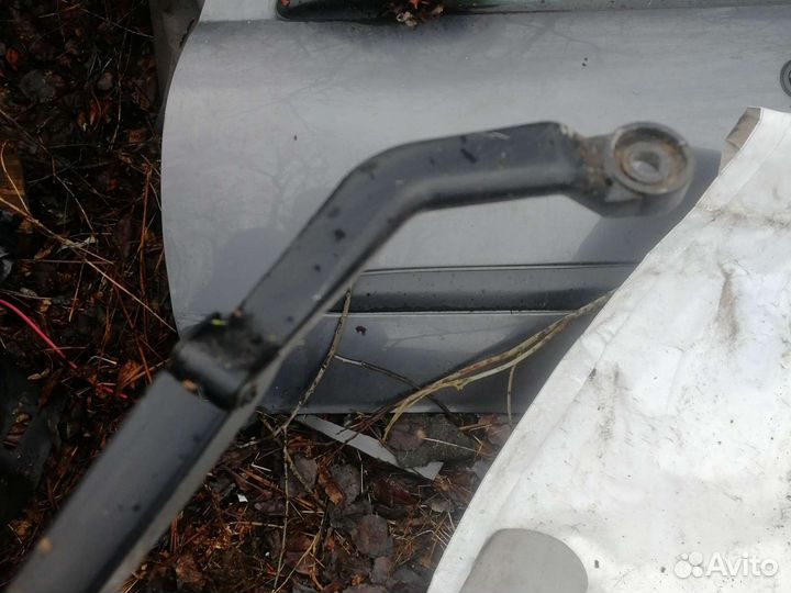 Поводок стеклоочистителя правый ниссан альмера н16