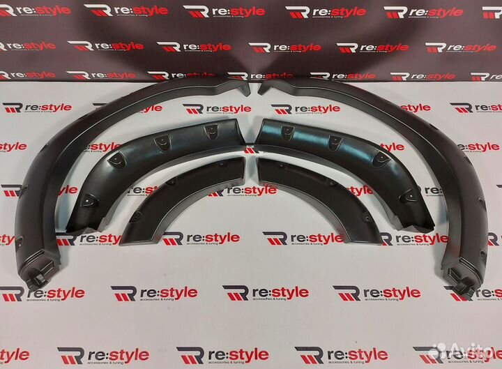 Фендера Toyota Land Cruiser 80 U1206