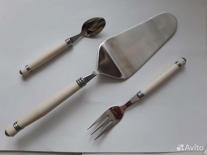 Набор приборов для десертов новый