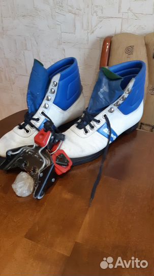 Ботинки лыжные