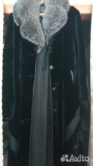 Шуба,мутонавая воротник чернобурка