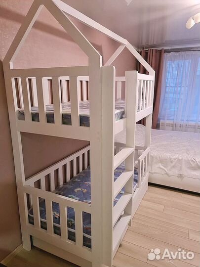 Двухъярусная кровать детская