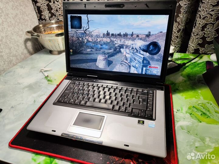 Asus, Celeron, GeForce 9300M, 2GB, 160GB