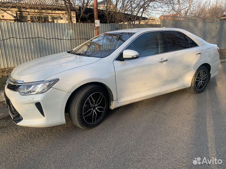 Toyota Camry 2.5 AT, 2015, 200 000 км