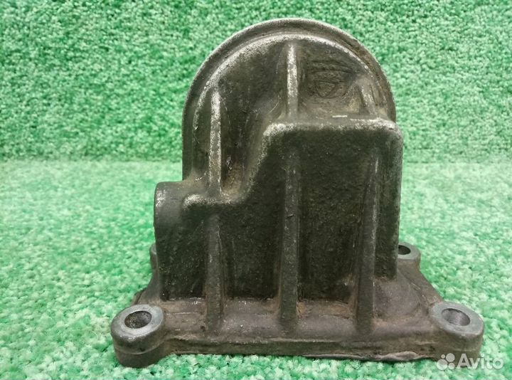 Кронштейн масляного фильтра Ford Focus 2 2004-2011