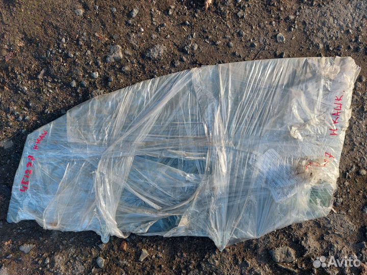 Ниссан Кашкай левое переднее стекло