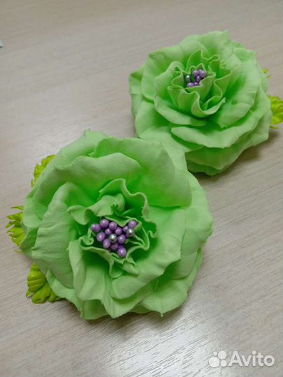 Резинка или заколка для волос