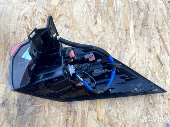 Фонарь внешний левый Toyota RAV-4 XA 50