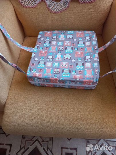 Жесткая седушка на стул для ребенка