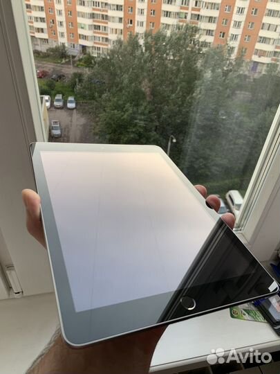iPad 5 поколения 128gb + LTE (A1823)