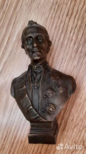 Статуэтка из бронзы 