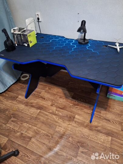 Компьютерный стол игровой