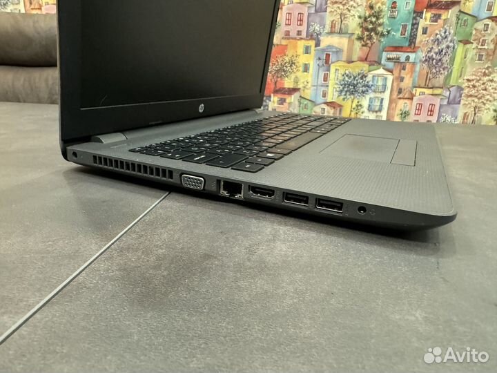 HP i3/8GB/128ssd