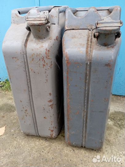 Бензобаки, канистры для лодочных моторов