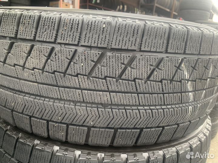 Bridgestone Blizzak VRX 235/45 R18