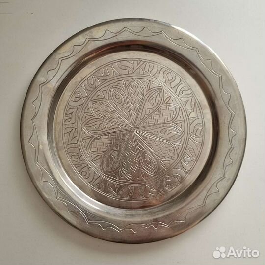 Настенная тарелка декоративная