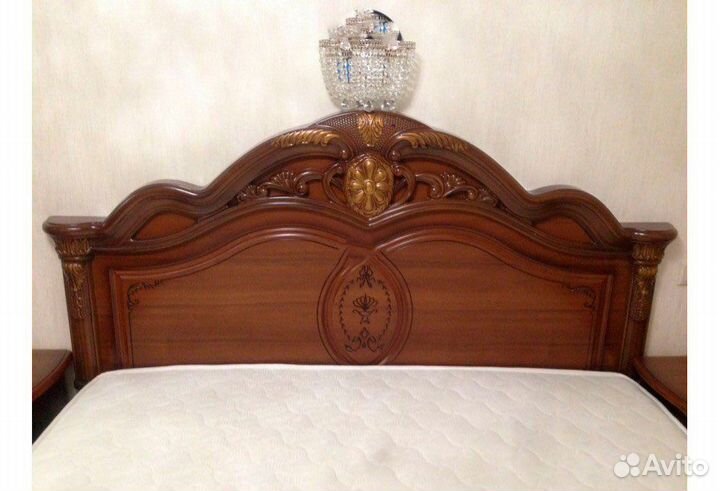 Спальный гарнитур