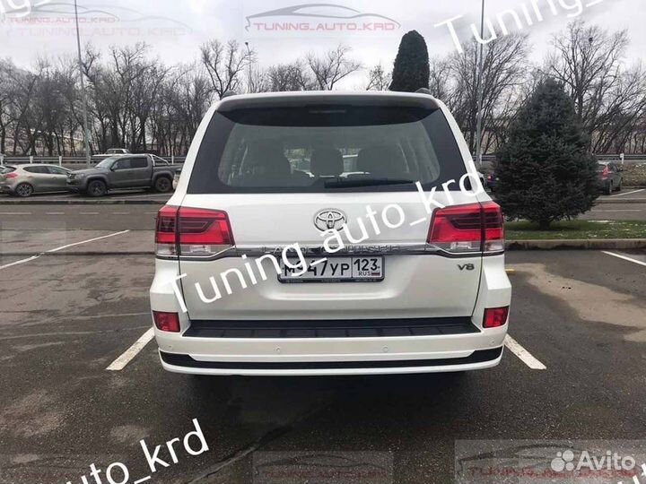Спойлер под стекло Toyota Land Cruiser 200