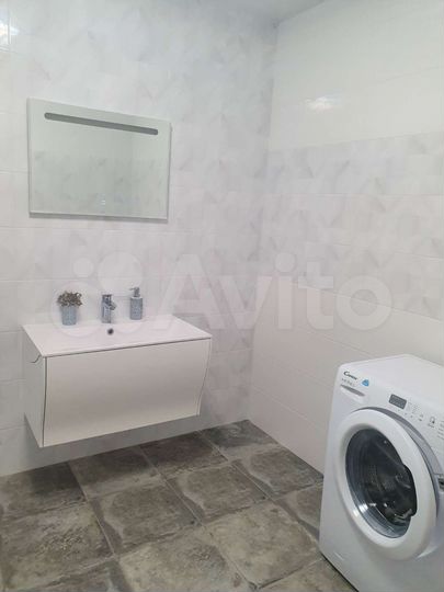 Апартаменты-студия, 66 м², 2/9 эт.